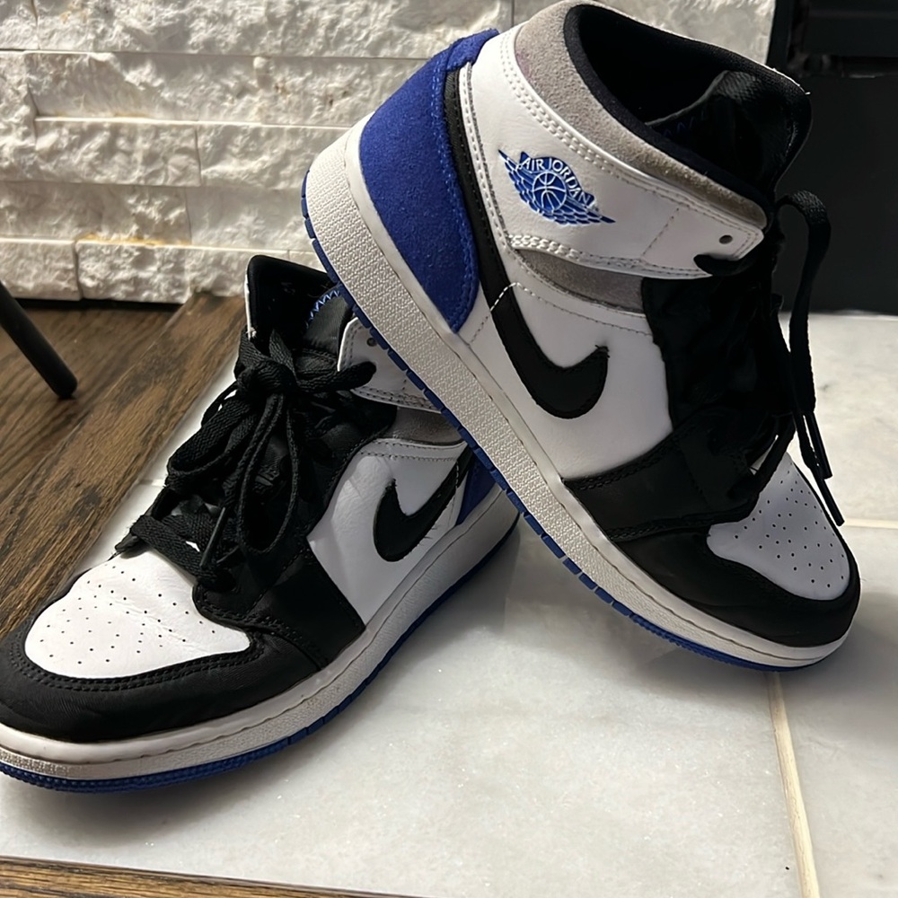 Nike Jordan 1 Mid SE Royal, Black, White